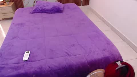 Snapshot of aixa_shaw chatting on 11-01-25, 12:29 AIXA online show from 11-01-25, 12:29