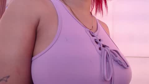 Snapshot of aixa_shaw chatting on 11-12-25, 12:05 AIXA online show from 11-12-25, 12:05