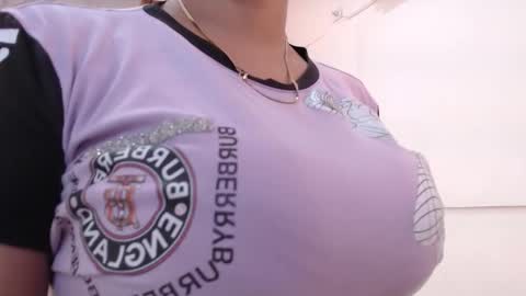 Snapshot of aixa_shaw chatting on 11-15-25, 12:13 AIXA online show from 11-15-25, 12:13