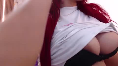 Snapshot of aixa_shaw chatting on 12-02-25, 12:21 AIXA online show from 12-02-25, 12:21