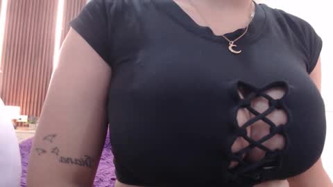 Snapshot of aixa_shaw chatting on 12-04-25, 12:14 AIXA online show from 12-04-25, 12:14