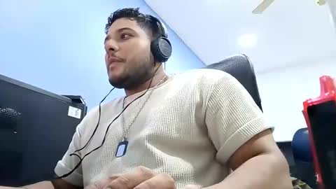 Esteban online show from 02-20-25, 03:34