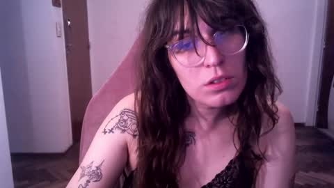 Snapshot of akamedolle chatting on 11-14-25, 04:33 Veronica Akame 3 online show from 11-14-25, 04:33