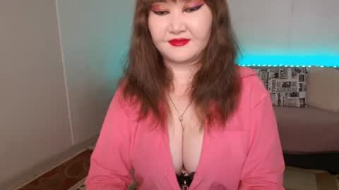 Snapshot of akanire chatting on 06-14-26, 04:58 Shelly online show from 06-14-26, 04:58