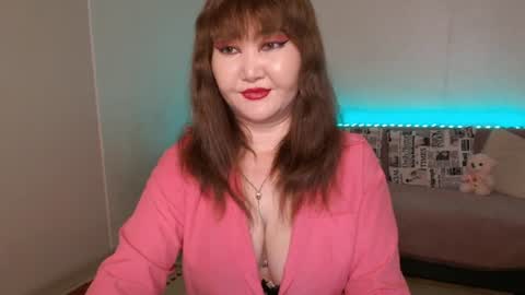 Snapshot of akanire chatting on 06-14-26, 05:04 Shelly online show from 06-14-26, 05:04