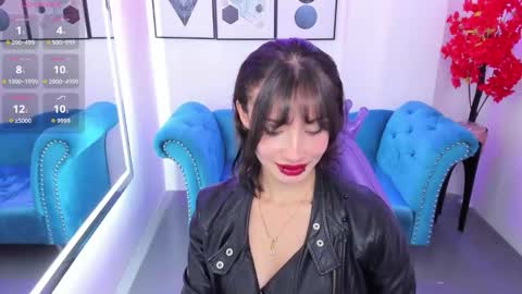 Snapshot of akaza_hakuji_ chatting on 11-04-25, 12:37 Azaka online show from 11-04-25, 12:37