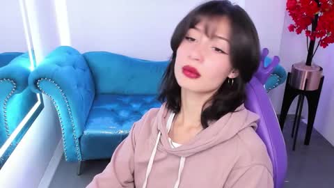 Snapshot of akaza_hakuji_ chatting on 12-16-25, 12:21 Azaka online show from 12-16-25, 12:21