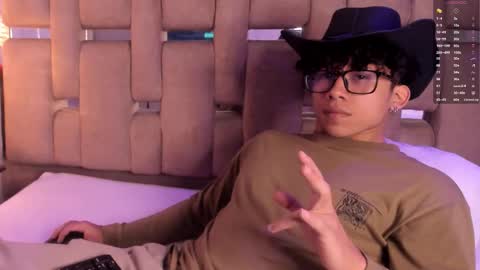 akazaboy online show from 11-18-25, 04:39