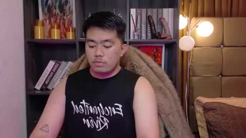 Snapshot of akihiro_morningstar chatting on 12-16-25, 05:18 Dave online show from 12-16-25, 05:18