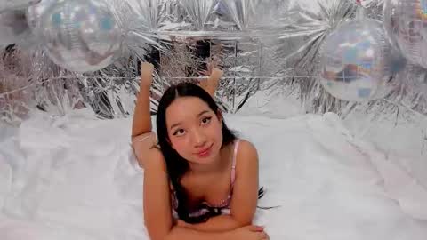 Snapshot of akimmidoll chatting on 10-01-25, 01:17 Akimmidoll GMT-5 0630 -1330 online show from 10-01-25, 01:17