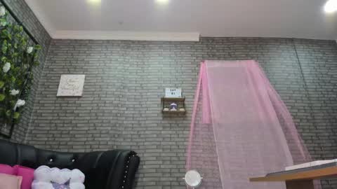 Snapshot of akimmidoll chatting on 11-25-25, 01:33 Akimmidoll GMT-5 0630 -1330 online show from 11-25-25, 01:33