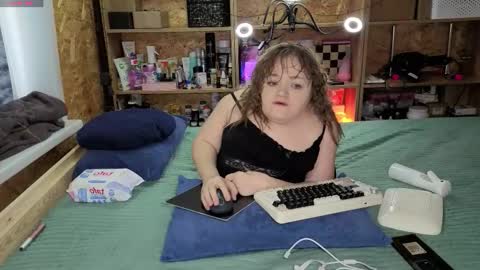 Natalie online show from 12-23-25, 05:38