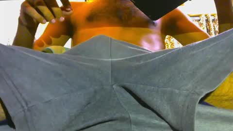 Snapshot of akks_0001 chatting on 03-11-25, 02:18 Martin online show from 03-11-25, 02:18