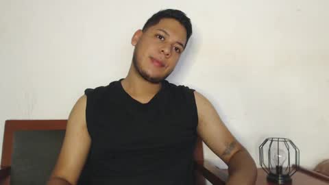 Snapshot of akon_2 chatting on 05-21-26, 02:07 Akoon online show from 05-21-26, 02:07