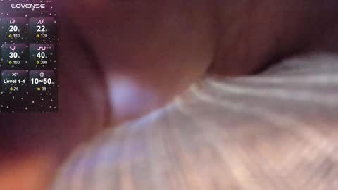 Snapshot of akura_01 chatting on 09-27-25, 01:38 Akura is here 3 online show from 09-27-25, 01:38