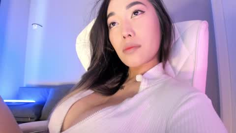 Snapshot of akura_01 chatting on 11-19-25, 06:24 Akura is here 3 online show from 11-19-25, 06:24