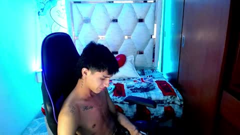 Akyra latin online show from 03-31-26, 12:01