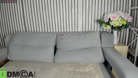 Snapshot of al1ice_moures chatting on 10-23-25, 02:00 Al1ice online show from 10-23-25, 02:00