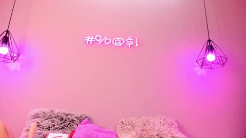 Snapshot of alahia_betancur chatting on 01-16-25, 03:24 Alahia online show from 01-16-25, 03:24