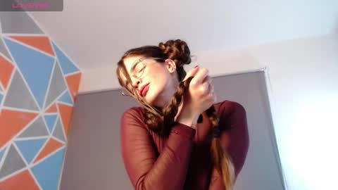           online show from 06-04-26, 02:23