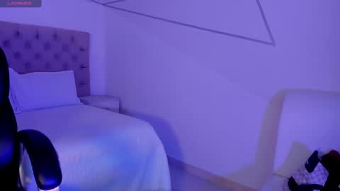 Snapshot of alahiaa1_ chatting on 02-12-25, 12:22 Alahia online show from 02-12-25, 12:22