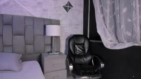 Snapshot of alahiaa1_ chatting on 09-13-25, 04:12 Alahia online show from 09-13-25, 04:12