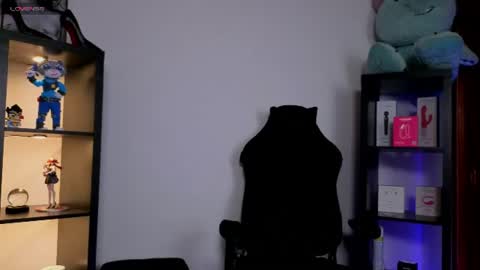 Snapshot of alaia_asuka chatting on 06-11-26, 01:49 Alaia online show from 06-11-26, 01:49