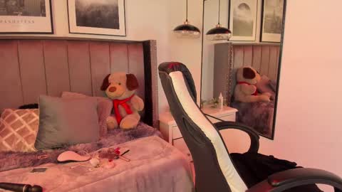 Alaia Carter online show from 09-20-25, 06:25