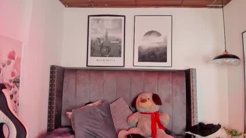 Alaia Carter online show from 11-19-25, 04:34