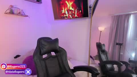 Snapshot of alaiarogerss chatting on 05-20-26, 05:08 online show from 05-20-26, 05:08
