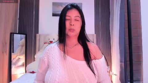 Snapshot of alaiasmile_ chatting on 07-16-26, 06:25 online show from 07-16-26, 06:25