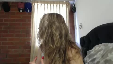 Snapshot of alaina_blessed chatting on 11-23-25, 08:30 alaina_blessed online show from 11-23-25, 08:30