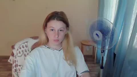 Snapshot of alalaska_ana chatting on 06-11-26, 06:44 Anna online show from 06-11-26, 06:44