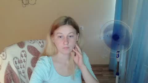 Snapshot of alalaska_ana chatting on 06-25-26, 01:15 Anna online show from 06-25-26, 01:15