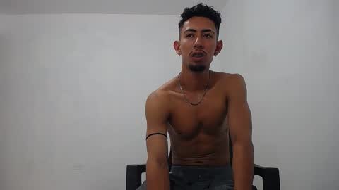 Snapshot of alan_gay chatting on 09-28-25, 03:12 Alan online show from 09-28-25, 03:12