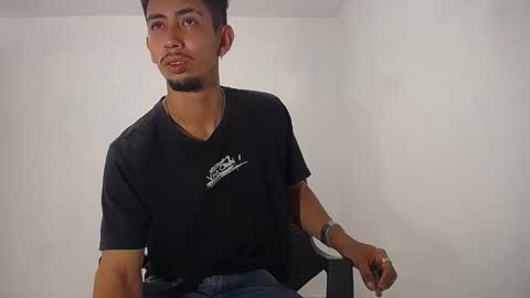 Snapshot of alan_gay chatting on 10-15-25, 09:04 Alan online show from 10-15-25, 09:04