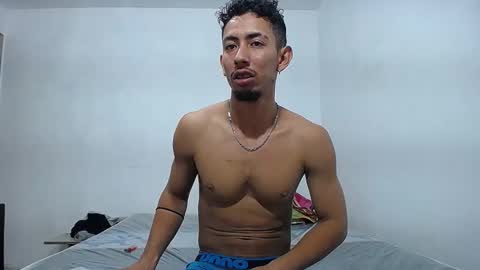 Snapshot of alan_gay chatting on 11-01-25, 12:01 Alan online show from 11-01-25, 12:01