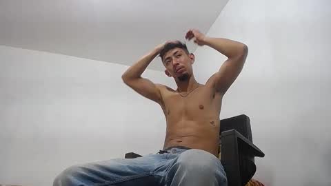 Snapshot of alan_gay chatting on 11-25-25, 12:32 Alan online show from 11-25-25, 12:32