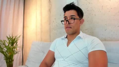 Snapshot of alan_greek_1 chatting on 02-13-25, 09:41 Alan greek online show from 02-13-25, 09:41