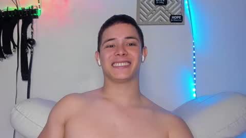 Snapshot of alan_hadid1 chatting on 03-05-25, 10:54 Alan Hadid online show from 03-05-25, 10:54