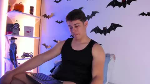 Snapshot of alan_hadid1 chatting on 10-27-25, 09:52 Alan Hadid online show from 10-27-25, 09:52