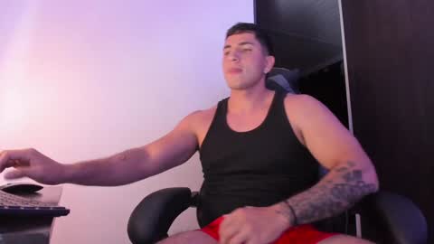 Snapshot of alan_muscle chatting on 12-04-24, 07:06 Alan online show from 12-04-24, 07:06