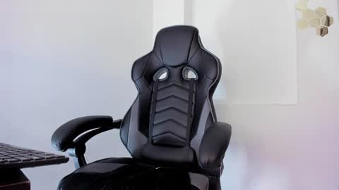 Snapshot of alan_muscle chatting on 01-23-25, 08:46 Alan online show from 01-23-25, 08:46