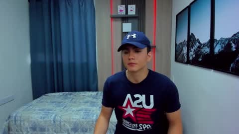 Snapshot of alan_nd_kevin chatting on 01-26-25, 11:39 Alan Kevin can we reach 100 thumbs up please guys online show from 01-26-25, 11:39