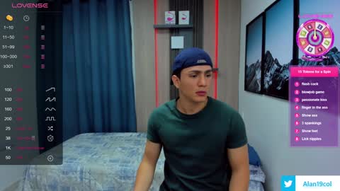 Snapshot of alan_nd_kevin chatting on 01-30-25, 11:33 Alan Kevin can we reach 100 thumbs up please guys online show from 01-30-25, 11:33