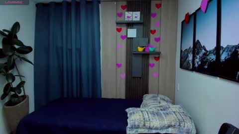 Snapshot of alan_nd_kevin chatting on 02-22-25, 11:35 Alan Kevin can we reach 100 thumbs up please guys online show from 02-22-25, 11:35