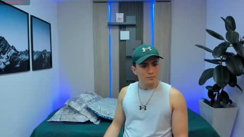 Snapshot of alan_nd_kevin chatting on 11-07-25, 07:14 Alan Kevin can we reach 100 thumbs up please guys online show from 11-07-25, 07:14