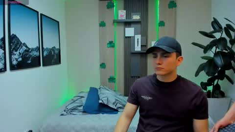 Alan  Kevin can we reach 100 thumbs up please guys  online show from 03-16-26, 07:07