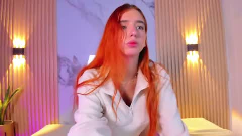 Snapshot of alana_333 chatting on 10-28-25, 11:25 A L A N A online show from 10-28-25, 11:25