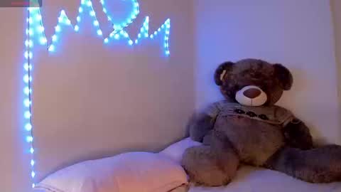 Snapshot of alana_77 chatting on 09-16-25, 10:00 Alana online show from 09-16-25, 10:00